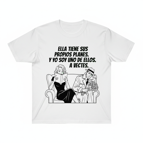 Camiseta blanca con ilustración noir de mujer leyendo ignorando a hombre con flores