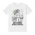 Camiseta blanca con ilustración de mujer al Cantábrico con vaso de sidra asturiana en verde